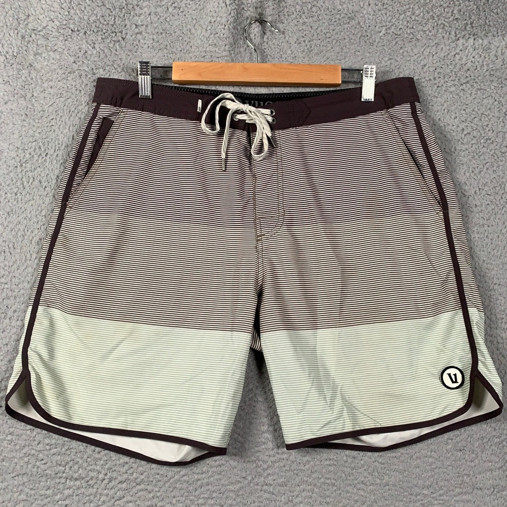 Vuori Cruise Boardshort Mens 34 Brown Stripe Scallop Hem Athletic Active Swim